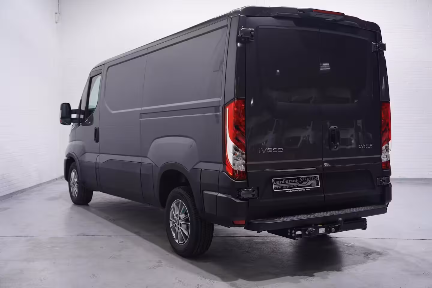 Iveco Daily 35S18 180 pk Aut. L2H1 Laag Dak Nwe Model, Nieuw Adapt. Cruise, Camera, Navi, LED Koplampe