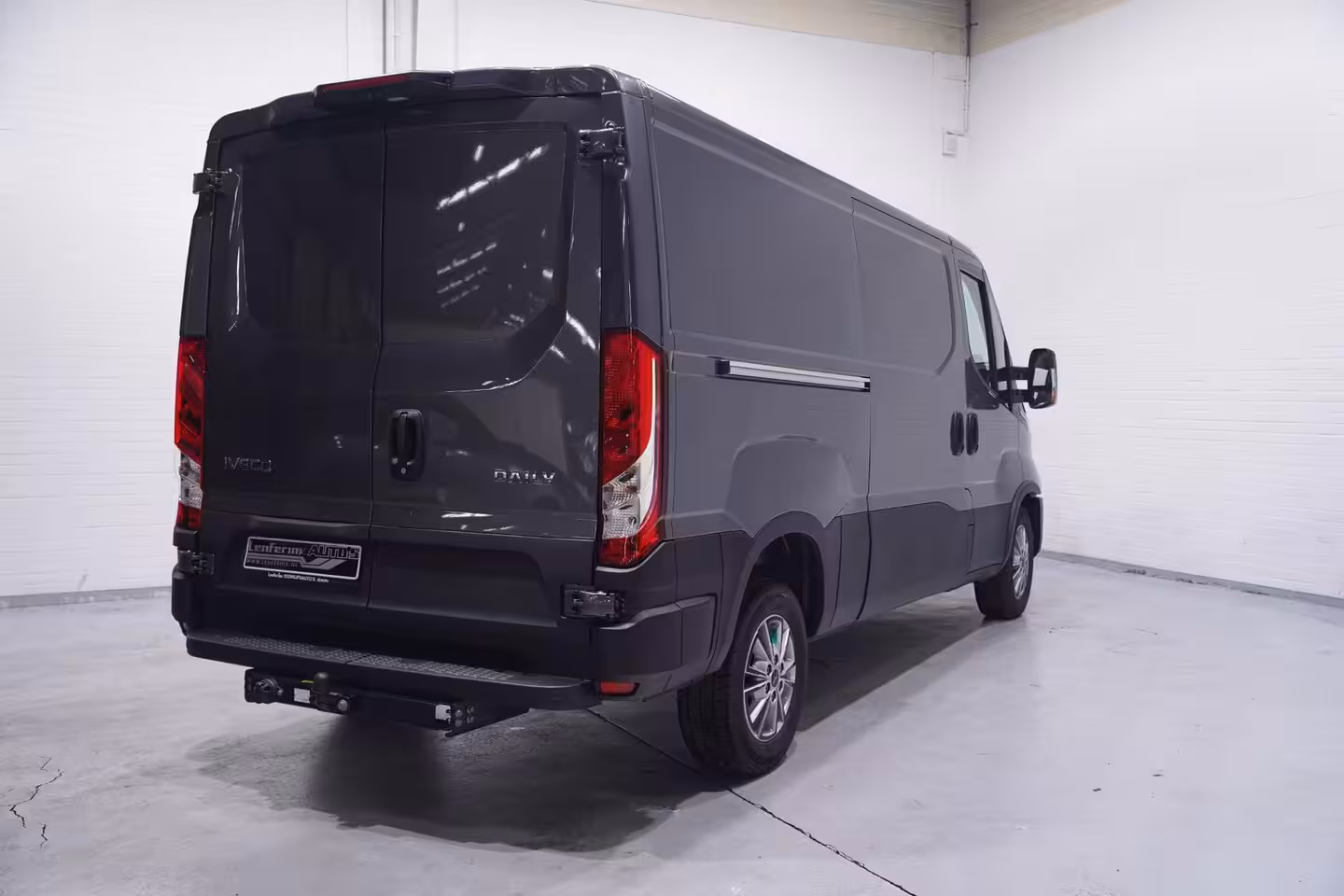 Iveco Daily 35S18 180 pk Aut. L2H1 Laag Dak Nwe Model, Nieuw Adapt. Cruise, Camera, Navi, LED Koplampe