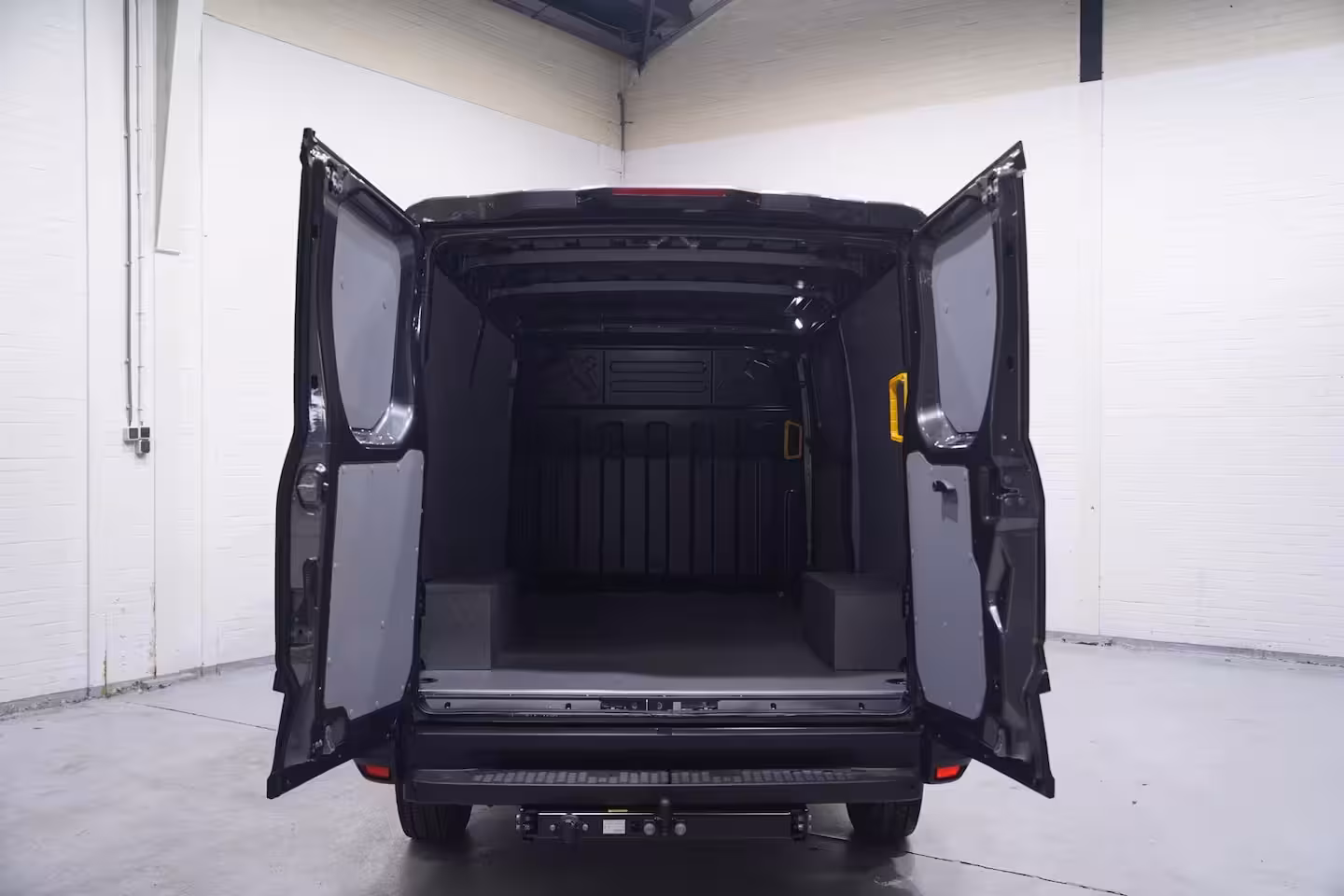 Iveco Daily 35S18 180 pk Aut. L2H1 Laag Dak Nwe Model, Nieuw Adapt. Cruise, Camera, Navi, LED Koplampe