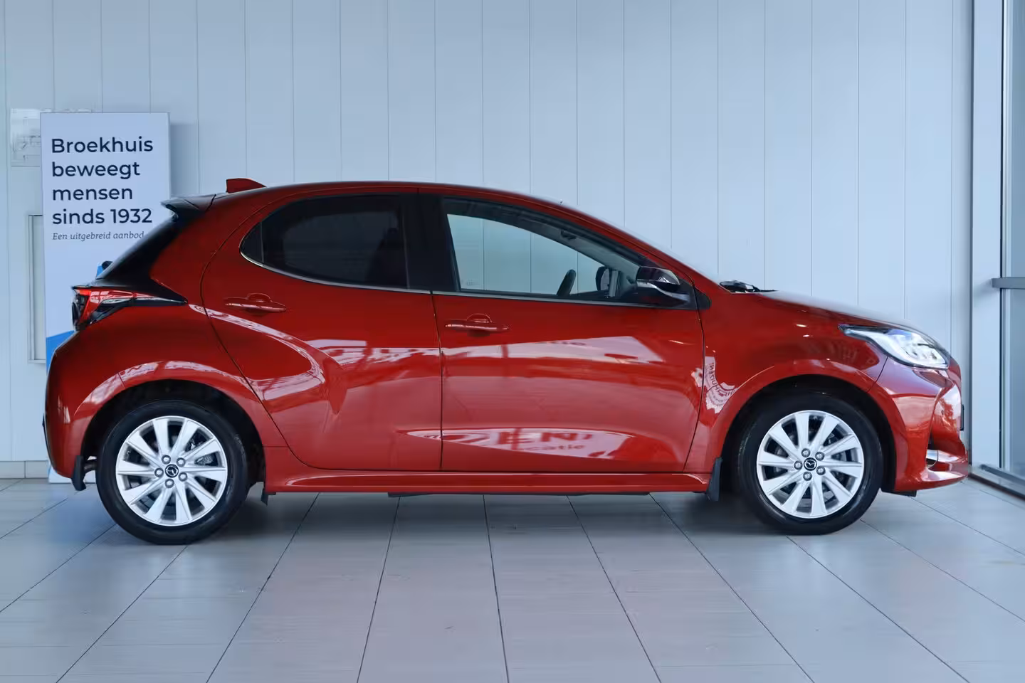 Mazda 2 Hybrid 1.5 Select | Adapt. Cruise | Stoelverwarming | Camera | Head-up | Climate | Navi | Carplay
