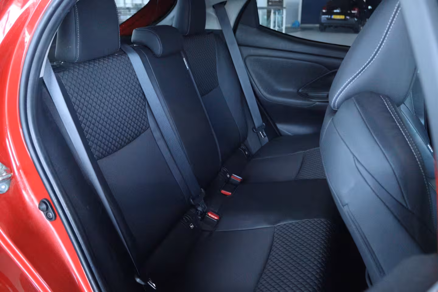 Mazda 2 Hybrid 1.5 Select | Adapt. Cruise | Stoelverwarming | Camera | Head-up | Climate | Navi | Carplay