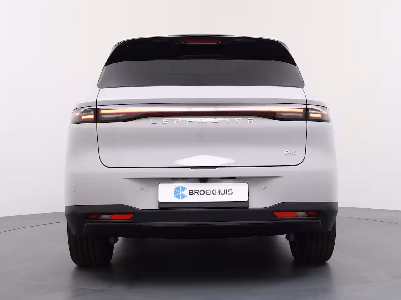 Leapmotor B10 Design ProMax 67.1 kWh | €1000, - korting | Vanaf €499, - Private Lease per maand | Achter