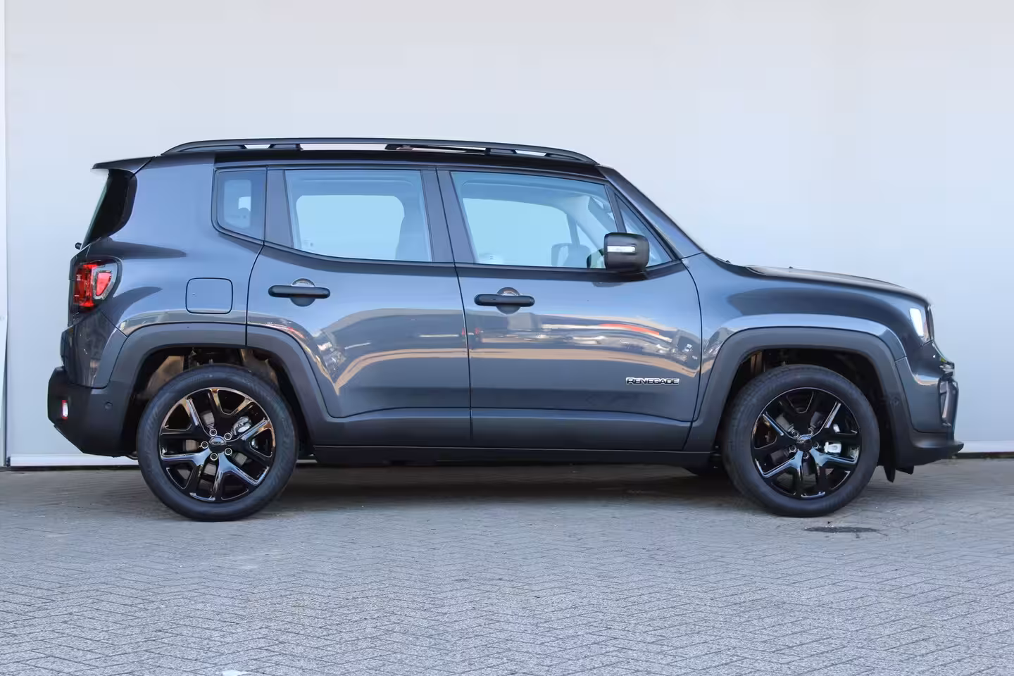 Jeep Renegade 1.5T e-Hybrid Summit | Lederen bekleding | Panoramadak | Navigatie | Dakrails | Cruise con