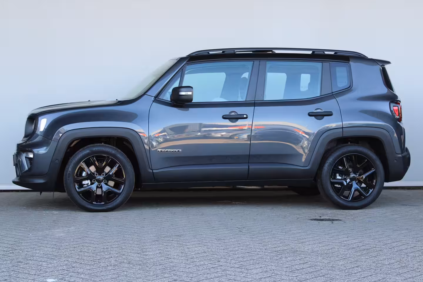 Jeep Renegade 1.5T e-Hybrid Summit | Lederen bekleding | Panoramadak | Navigatie | Dakrails | Cruise con