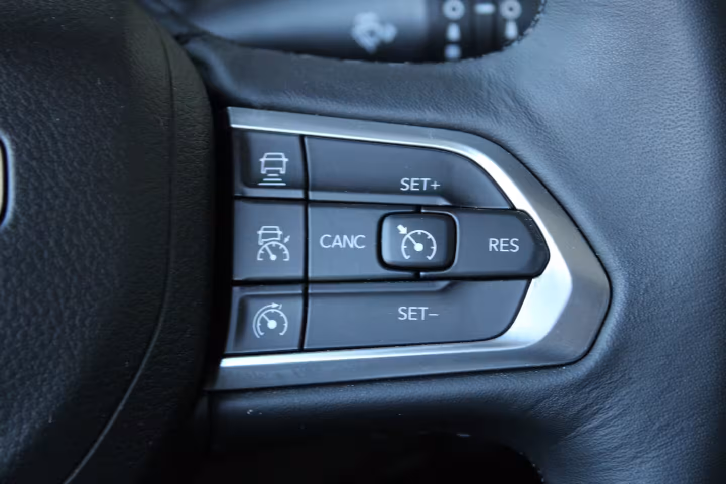 Jeep Renegade 1.5T e-Hybrid Summit | Lederen bekleding | Panoramadak | Navigatie | Dakrails | Cruise con