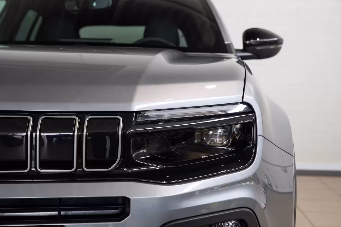 Jeep Avenger Summit 54 kWh | Tot 8 Jaar Garantie | Warmtepomp | Navigatie | Stoelverwarming | Verwarmd
