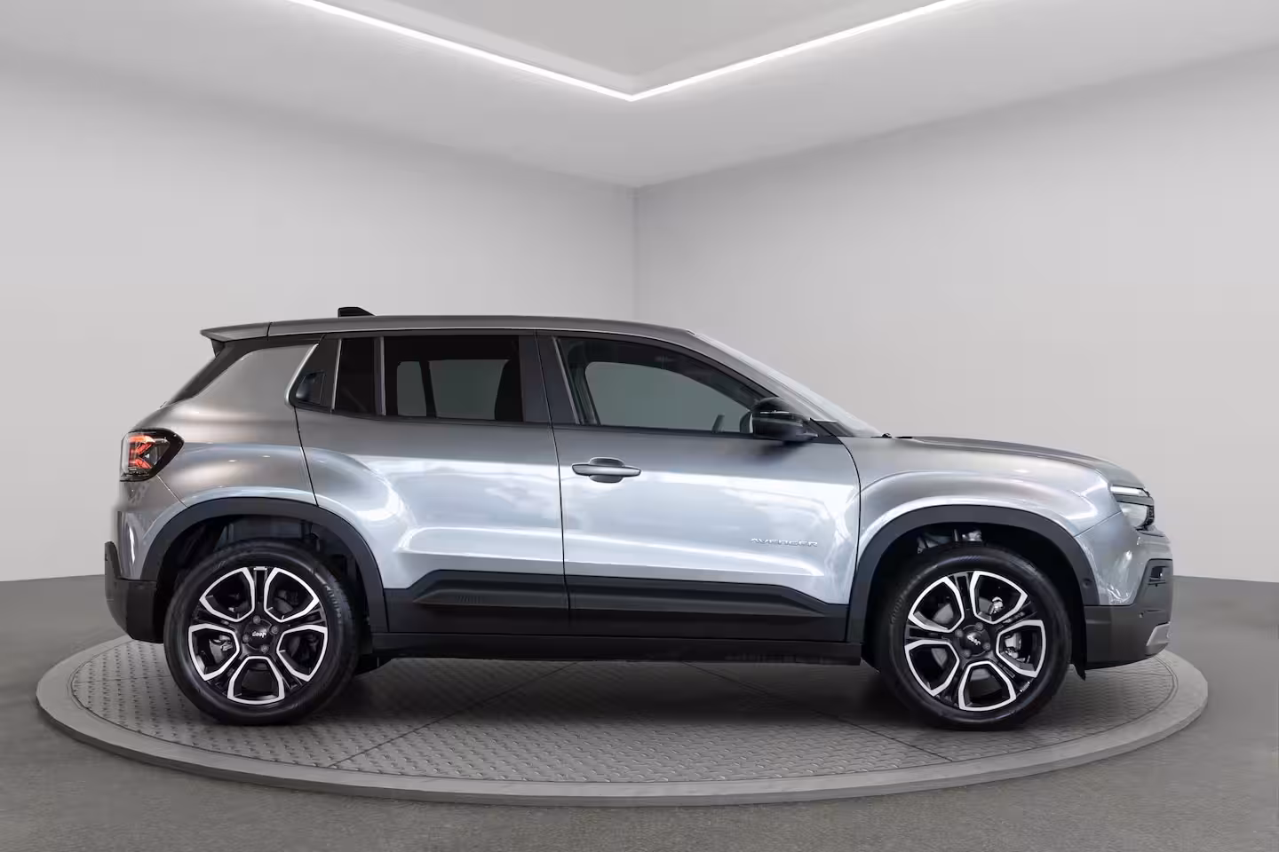 Jeep Avenger Summit 54 kWh | Tot 8 Jaar Garantie | Warmtepomp | Navigatie | Stoelverwarming | Verwarmd