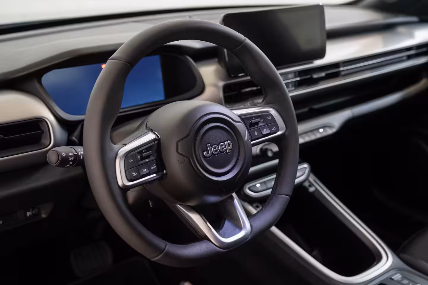 Jeep Avenger Summit 54 kWh | Tot 8 Jaar Garantie | Warmtepomp | Navigatie | Stoelverwarming | Verwarmd