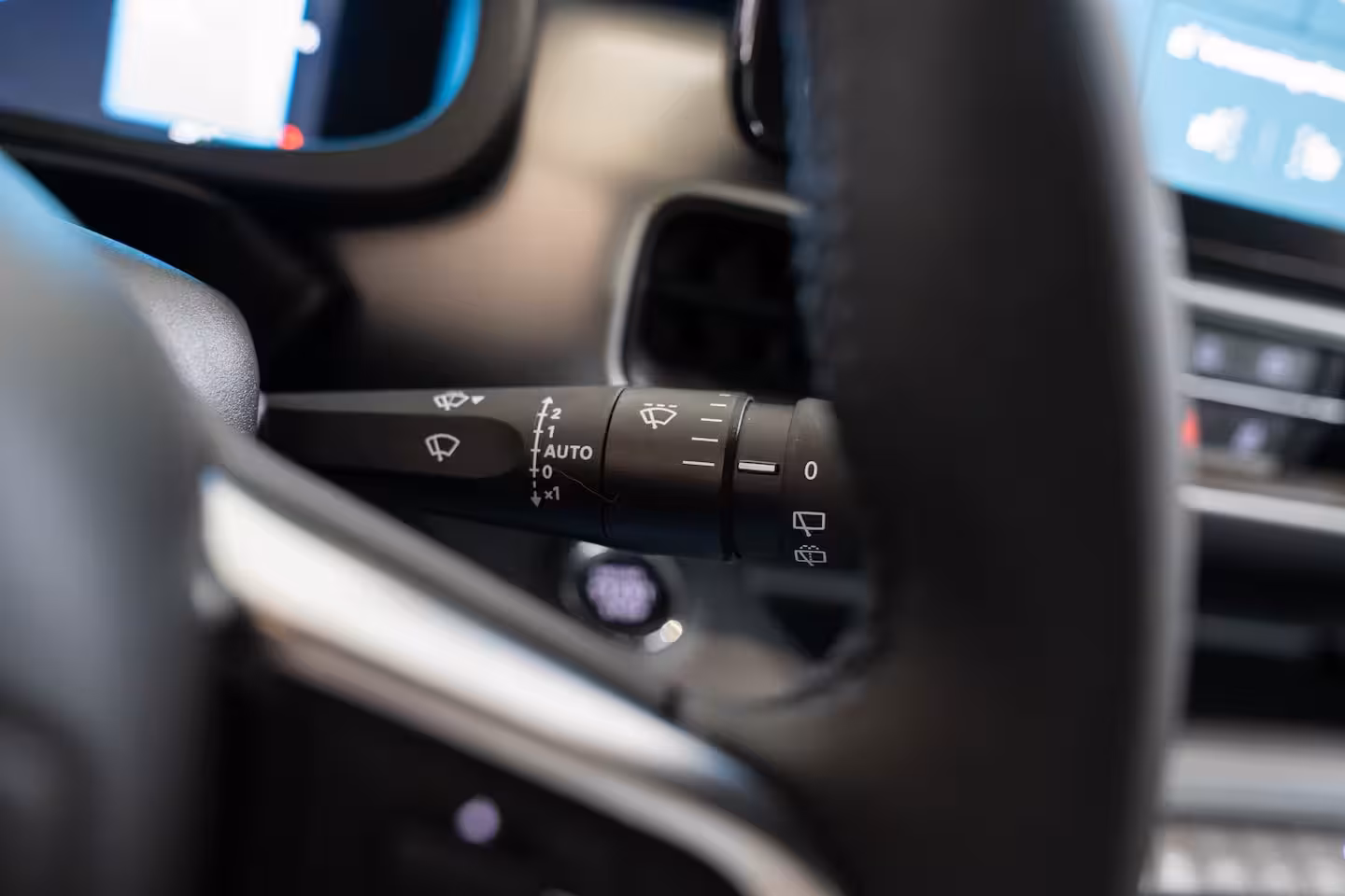 Jeep Avenger Summit 54 kWh | Tot 8 Jaar Garantie | Warmtepomp | Navigatie | Stoelverwarming | Verwarmd