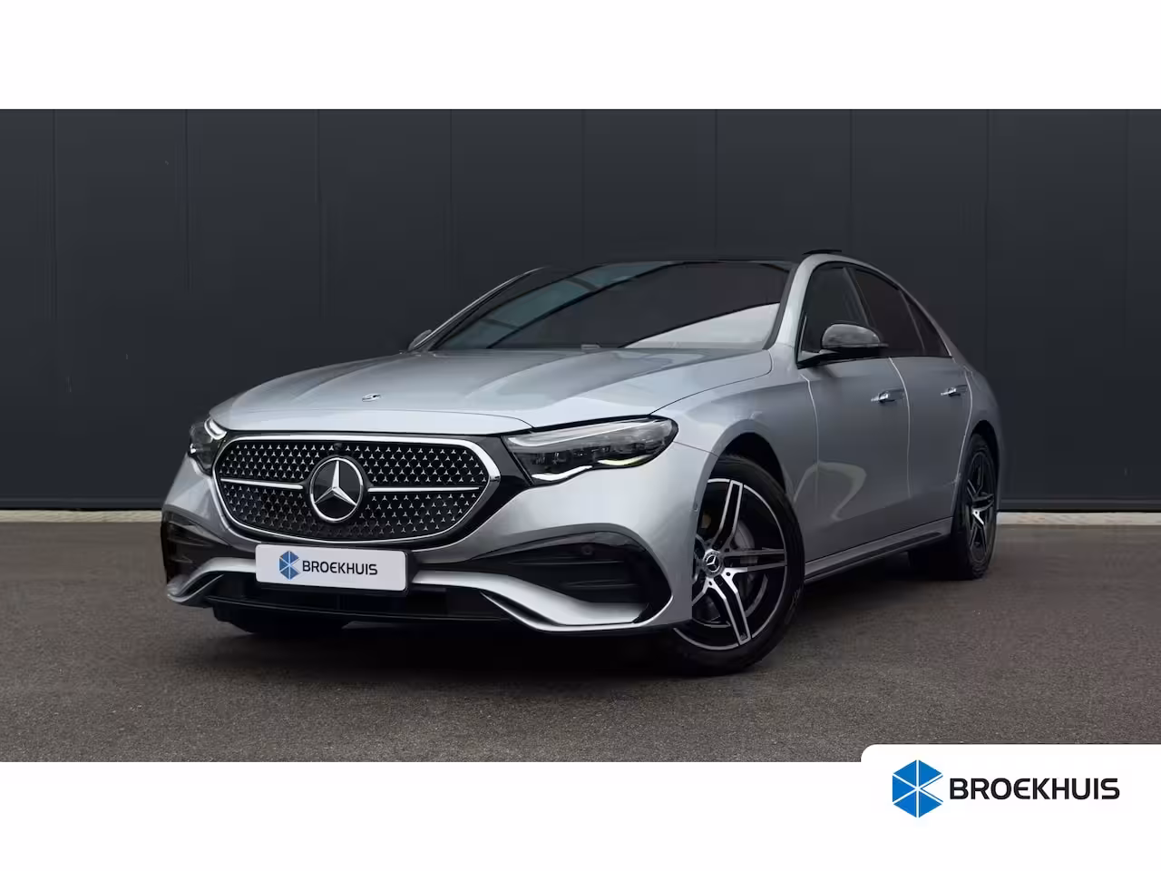 Mercedes-Benz E-klasse 313pk 300e AMG Line | AMG-Styling | 360 Camera | Burmeister Audio | Stoelventilatie | Adap