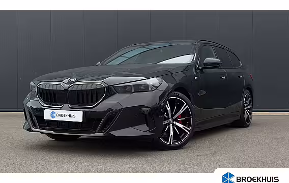 BMW 5-serie Touring 530e 299pk M-SPORT Pro | 360 Camera | Leder | Trekhaak | Harman/Kardon | Adaptive Cruise |