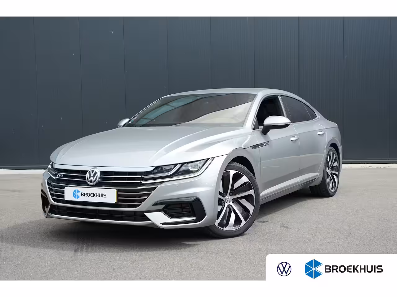 Volkswagen Arteon 1.5 TSI 150pk Business R | Achteruitrijcamera | 19" | Adaptive Cruise | Stoelverwarming |