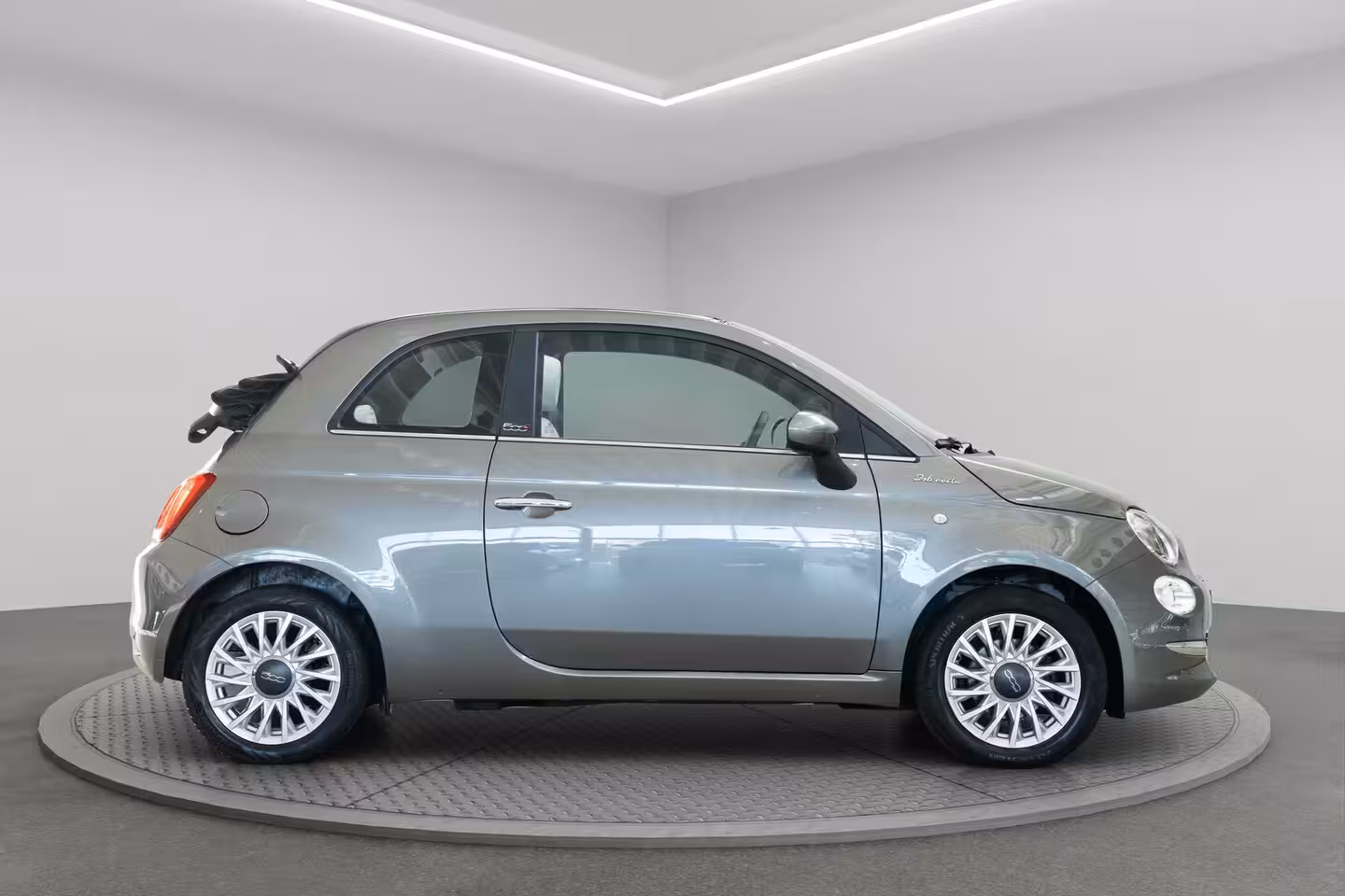 Fiat 500 C 1.0 Hybrid Dolcevita | Parkeersensoren | Airco | Cruise Controle | Bluetooth | Lichtmetale