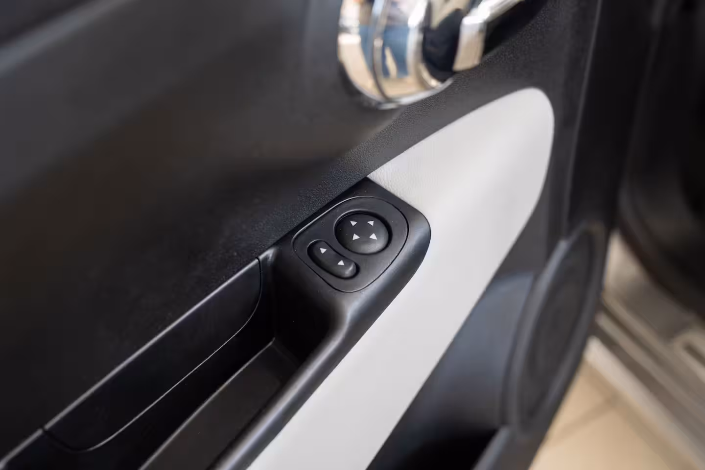 Fiat 500 C 1.0 Hybrid Dolcevita | Parkeersensoren | Airco | Cruise Controle | Bluetooth | Lichtmetale