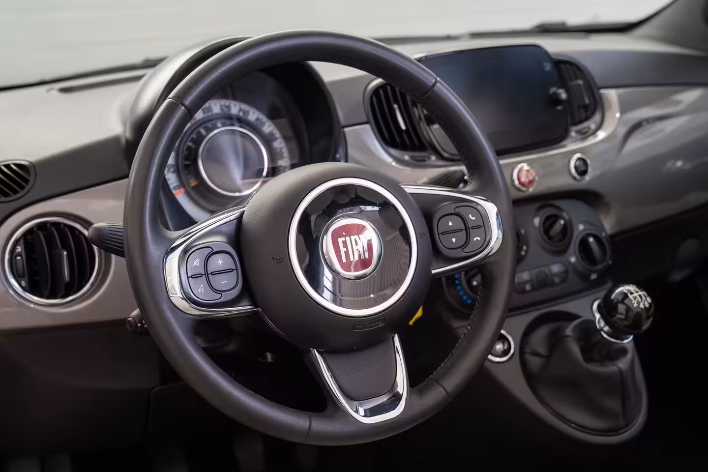 Fiat 500 C 1.0 Hybrid Dolcevita | Parkeersensoren | Airco | Cruise Controle | Bluetooth | Lichtmetale