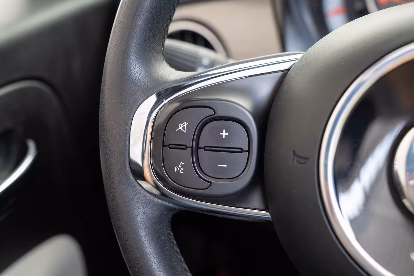 Fiat 500 C 1.0 Hybrid Dolcevita | Parkeersensoren | Airco | Cruise Controle | Bluetooth | Lichtmetale