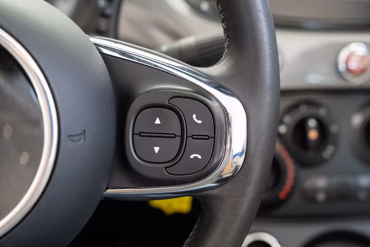 Fiat 500 C 1.0 Hybrid Dolcevita | Parkeersensoren | Airco | Cruise Controle | Bluetooth | Lichtmetale