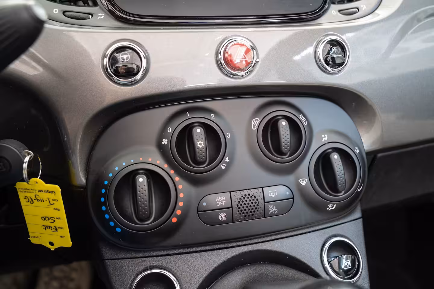 Fiat 500 C 1.0 Hybrid Dolcevita | Parkeersensoren | Airco | Cruise Controle | Bluetooth | Lichtmetale