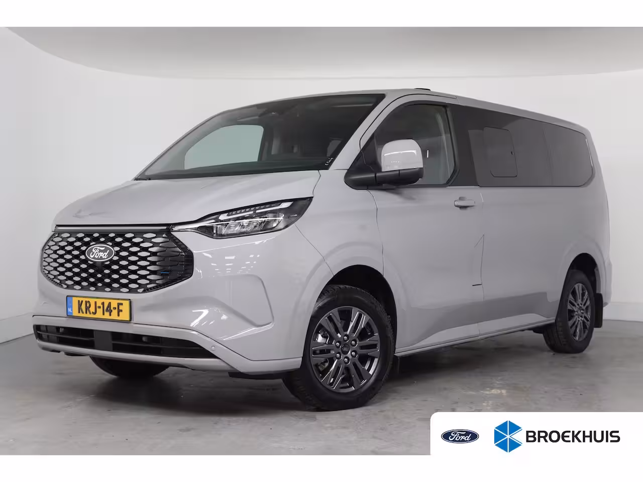 Ford Tourneo Custom 340 Titanium 65 kWh 8-Persoons | Camera | Stoel-/Stuurverwarming | Climate | Cruise | Keyl