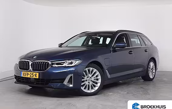 BMW 5-serie Touring 530e xDrive High Executive | Dealer Onderhouden | Elektr Stoel + Mem | Stoelventilatie | T