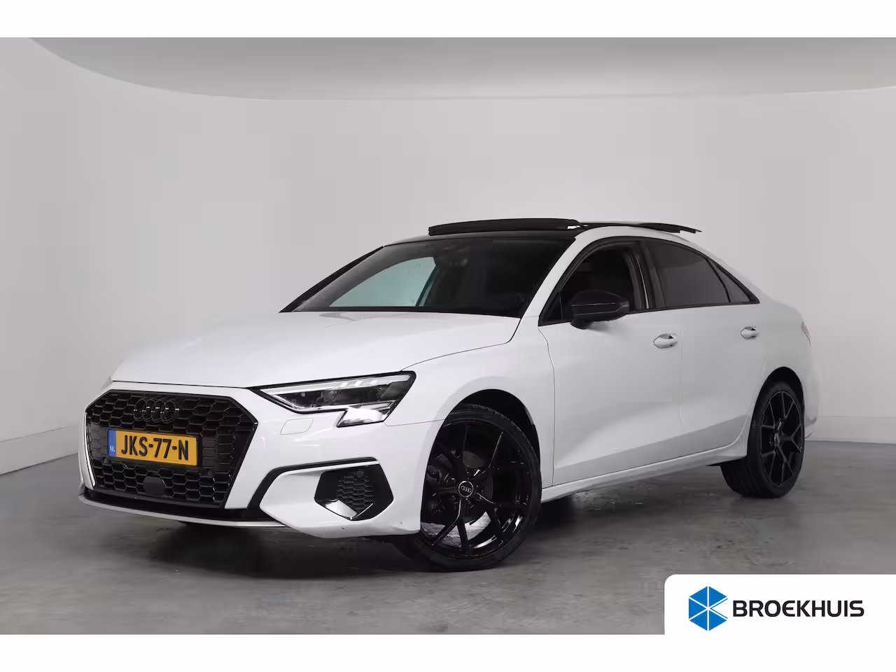 Audi A3 Limousine 30 TFSI Advanced edition | Open Dak | Afneembare Trekhaak | LED | Sportstoelen | Navi By A