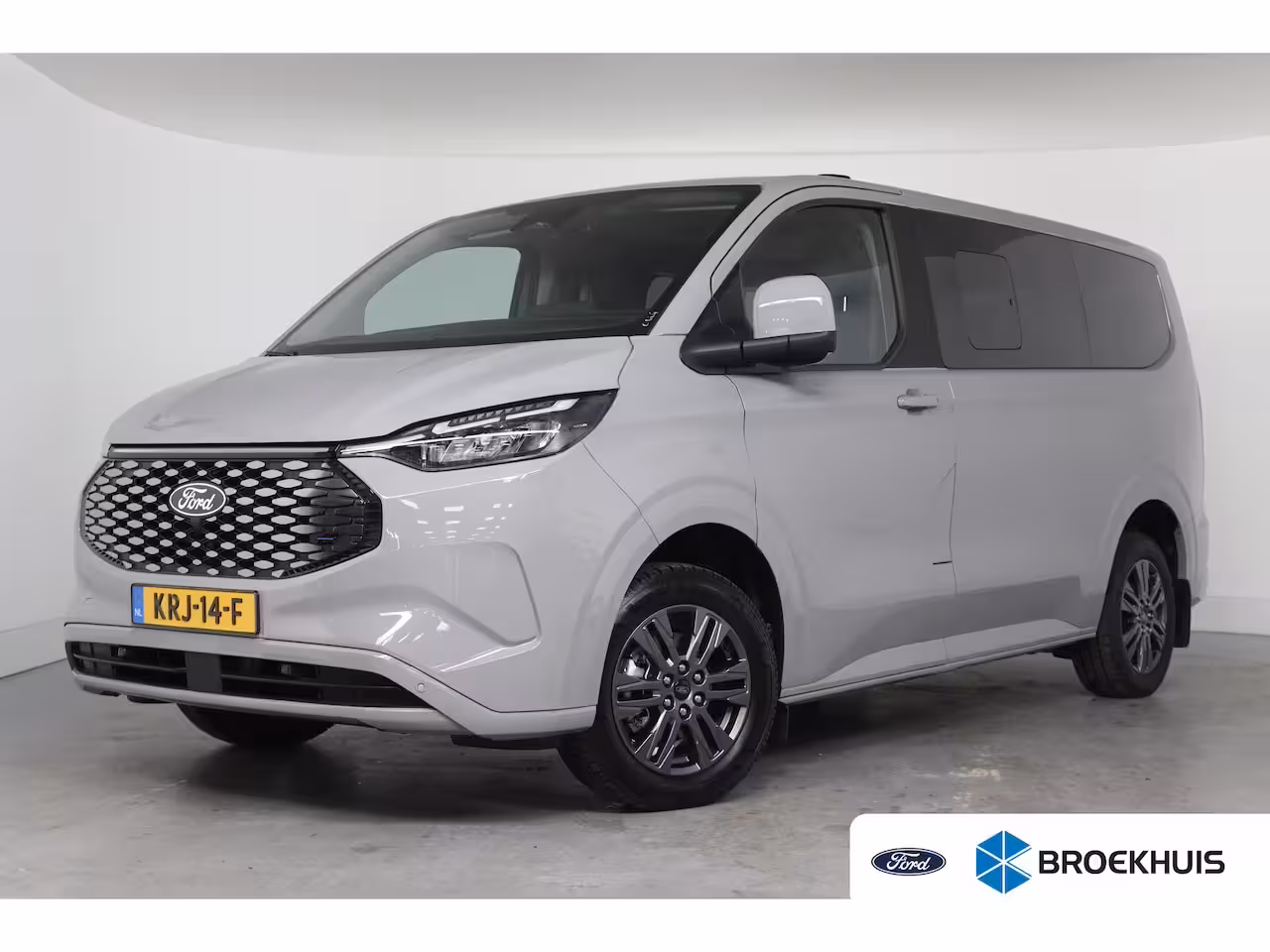 Ford Tourneo Custom 340 Titanium 65 kWh 8-Persoons | Camera | Stoel-/Stuurverwarming | Climate | Cruise | Keyl