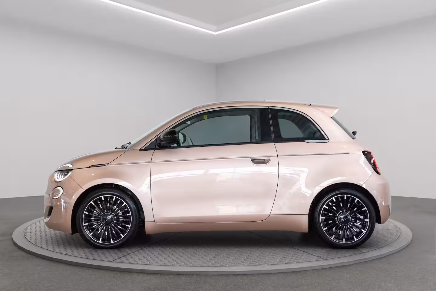 Fiat 500 1.0 Hybrid La Prima | Tot 8 Jaar Garantie | Camera | Panoramadak | Lederen bekleding | Nav
