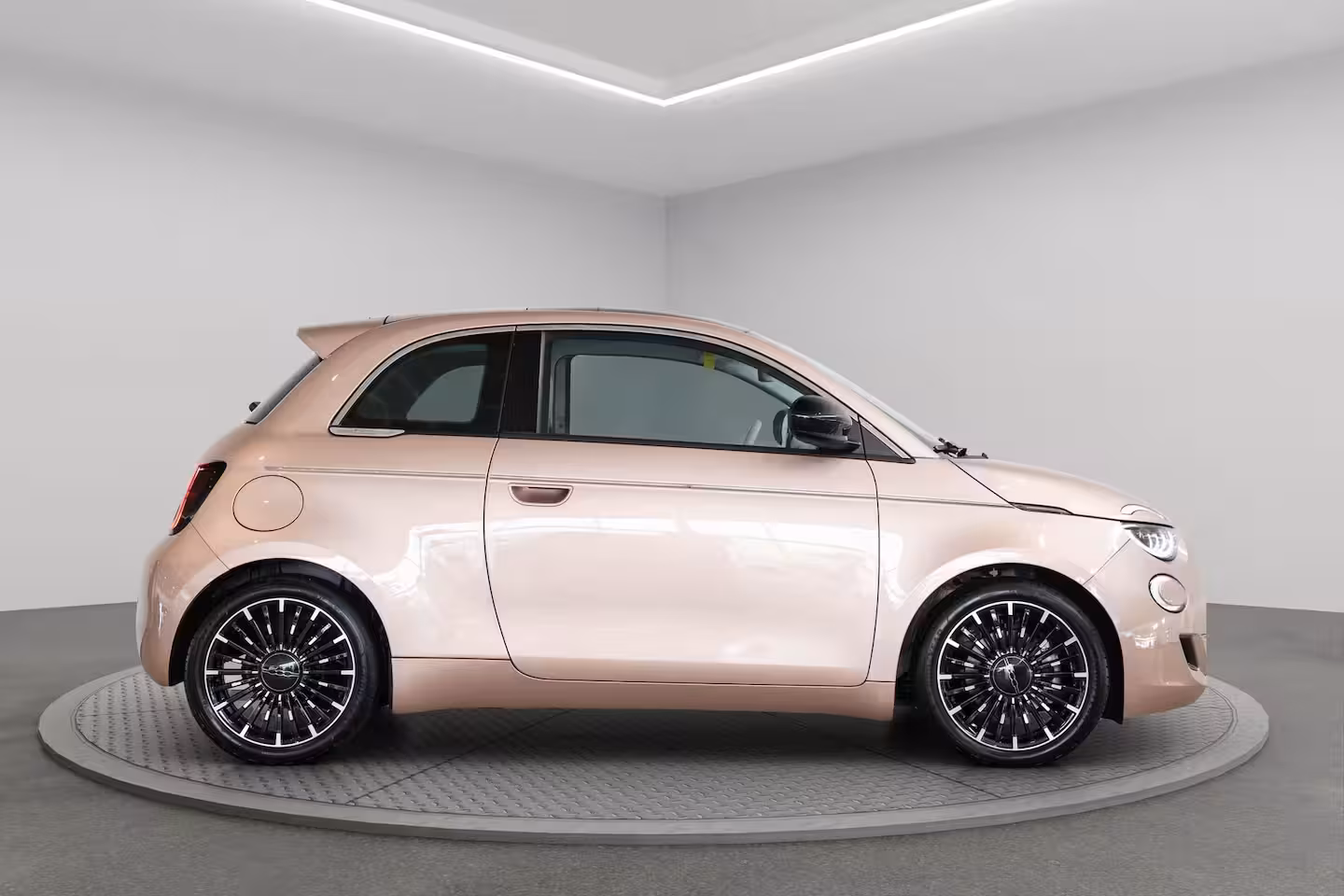 Fiat 500 1.0 Hybrid La Prima | Tot 8 Jaar Garantie | Camera | Panoramadak | Lederen bekleding | Nav