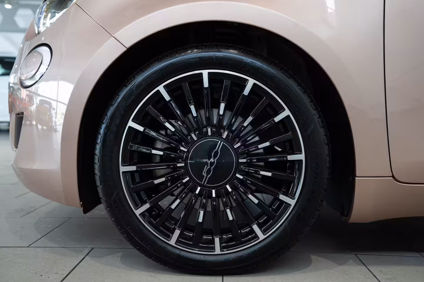Fiat 500 1.0 Hybrid La Prima | Tot 8 Jaar Garantie | Camera | Panoramadak | Lederen bekleding | Nav