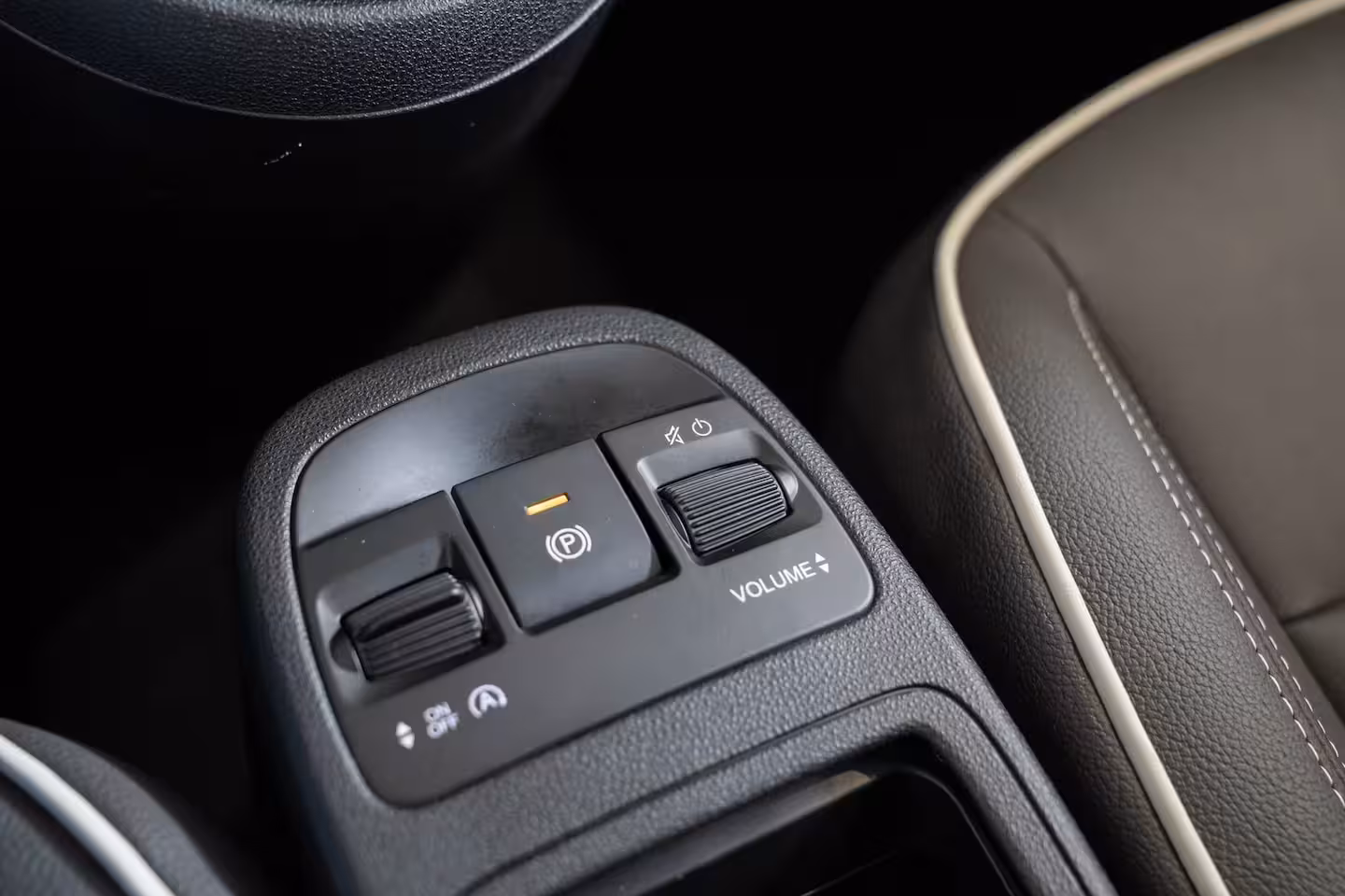 Fiat 500 1.0 Hybrid La Prima | Tot 8 Jaar Garantie | Camera | Panoramadak | Lederen bekleding | Nav