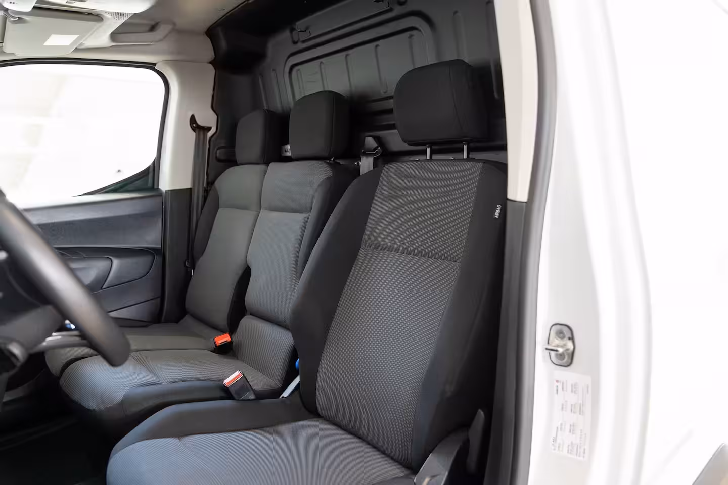 Fiat E-Doblo 136 L1 50 kWh | Laadruimte Pakket | Camera | Navigatie | Parkeersensoren | Apple Carplay &
