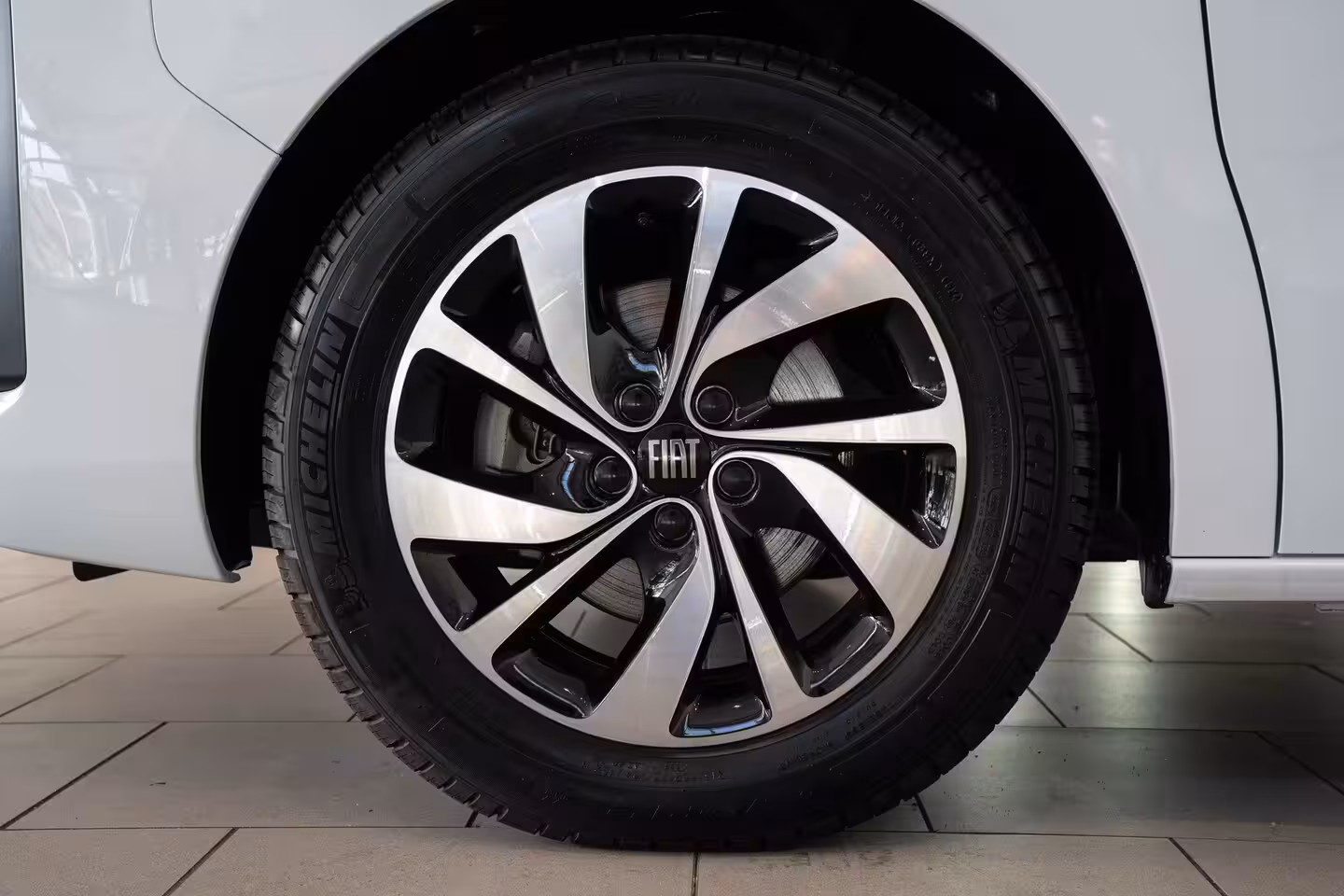 Fiat E-Scudo L3 75 kWh | SOH 97% | Camera | Laadruimtepakket | Apple Carplay & Android Auto | Buitenspi