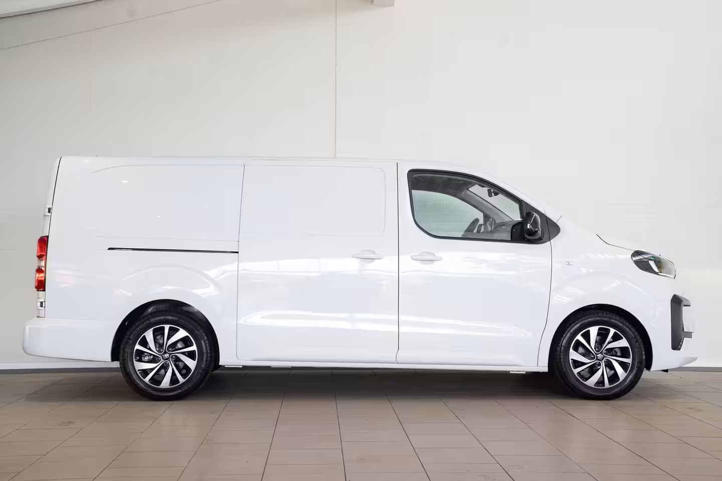 Fiat E-Scudo L3 75 kWh | SOH 97% | Camera | Laadruimtepakket | Apple Carplay & Android Auto | Buitenspi