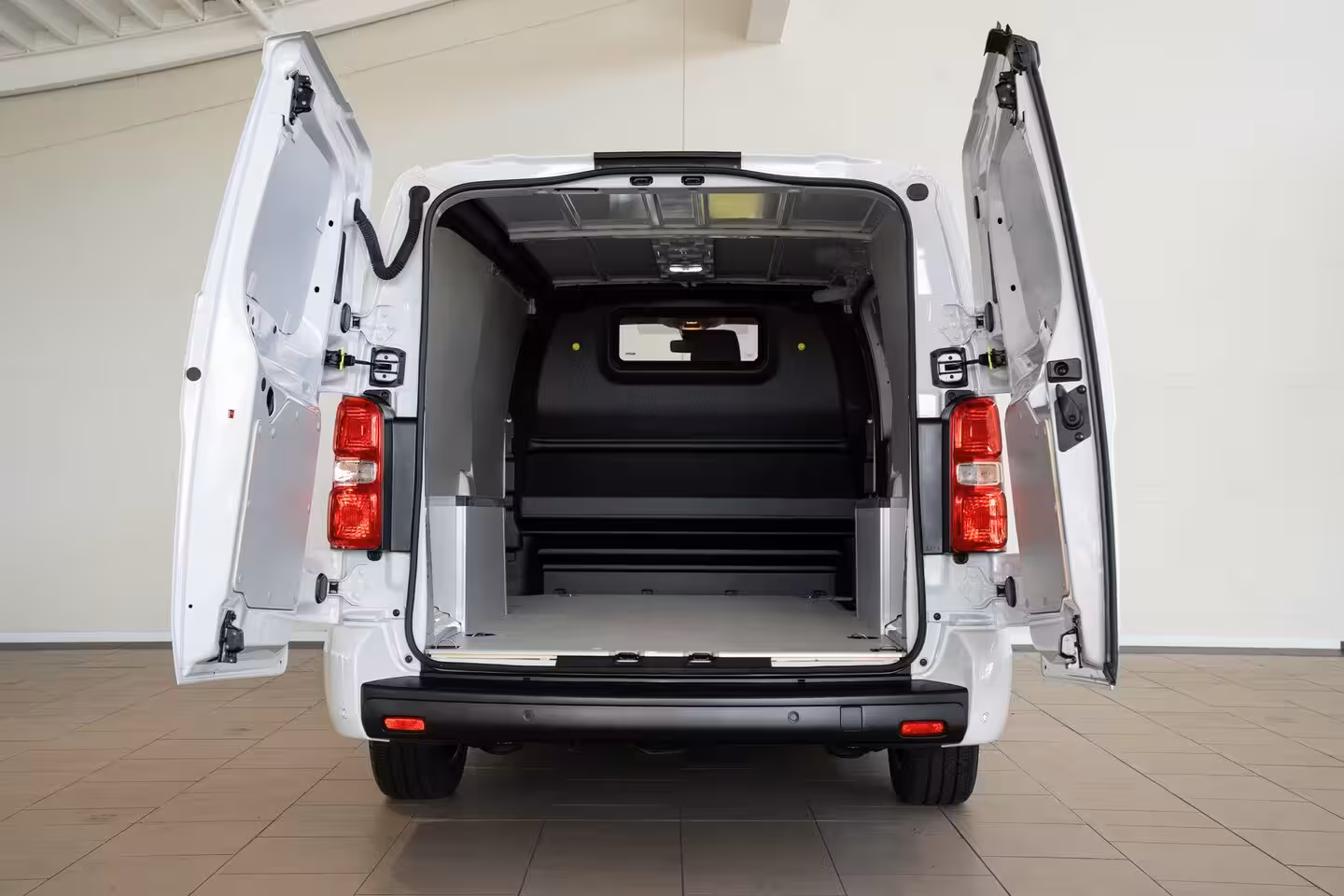 Fiat E-Scudo L3 75 kWh | SOH 97% | Camera | Laadruimtepakket | Apple Carplay & Android Auto | Buitenspi