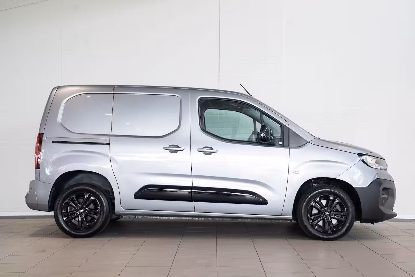 Citroën Berlingo 1.5 BlueHDi 130 EAT8 S&S L1 | Trekhaak | Camera | Climate Controle | Keyless | Apple Carpl