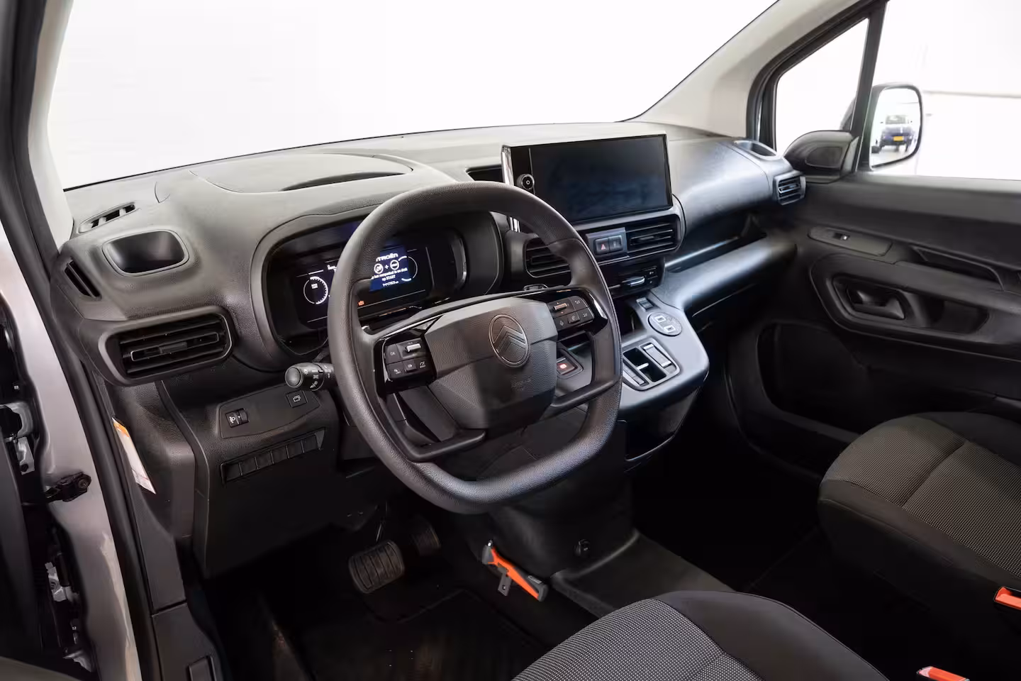 Citroën Berlingo 1.5 BlueHDi 130 EAT8 S&S L1 | Trekhaak | Camera | Climate Controle | Keyless | Apple Carpl