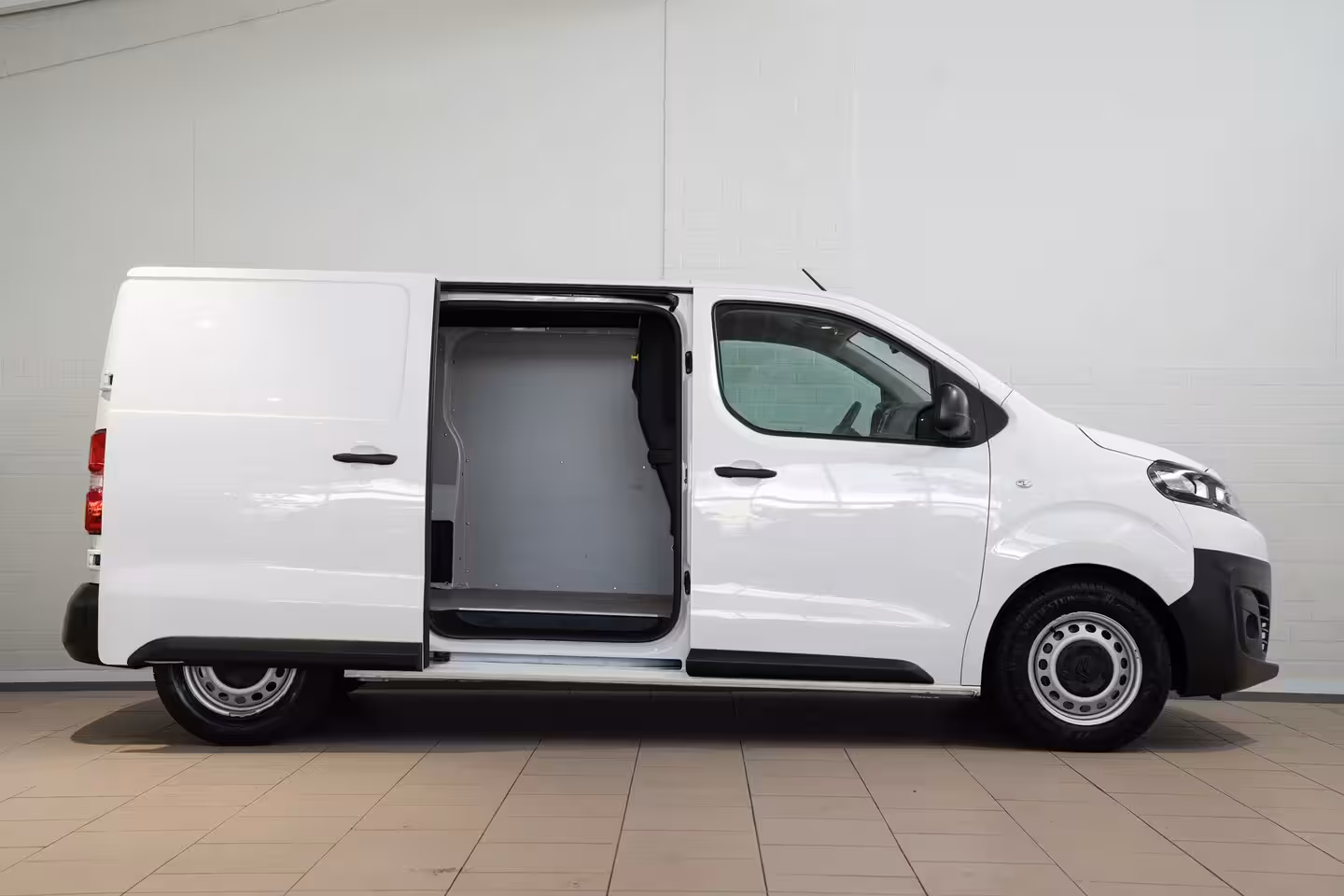 Citroën Jumpy 2.0 BlueHDI 145 M Club | Camera | Parkeersensoren | Apple Carplay & Android Auto | Laadrui