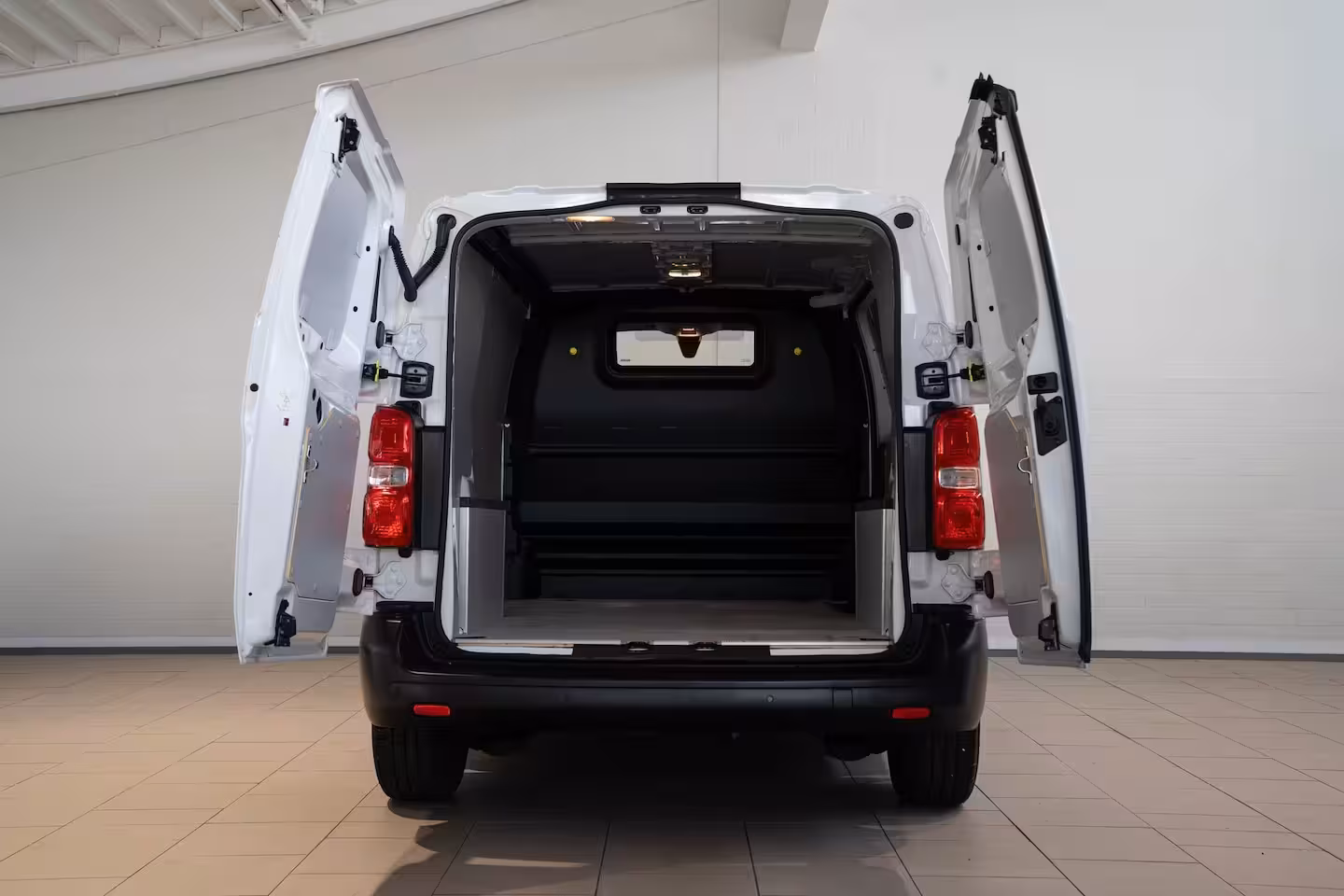 Citroën Jumpy 2.0 BlueHDI 145 M Club | Camera | Parkeersensoren | Apple Carplay & Android Auto | Laadrui
