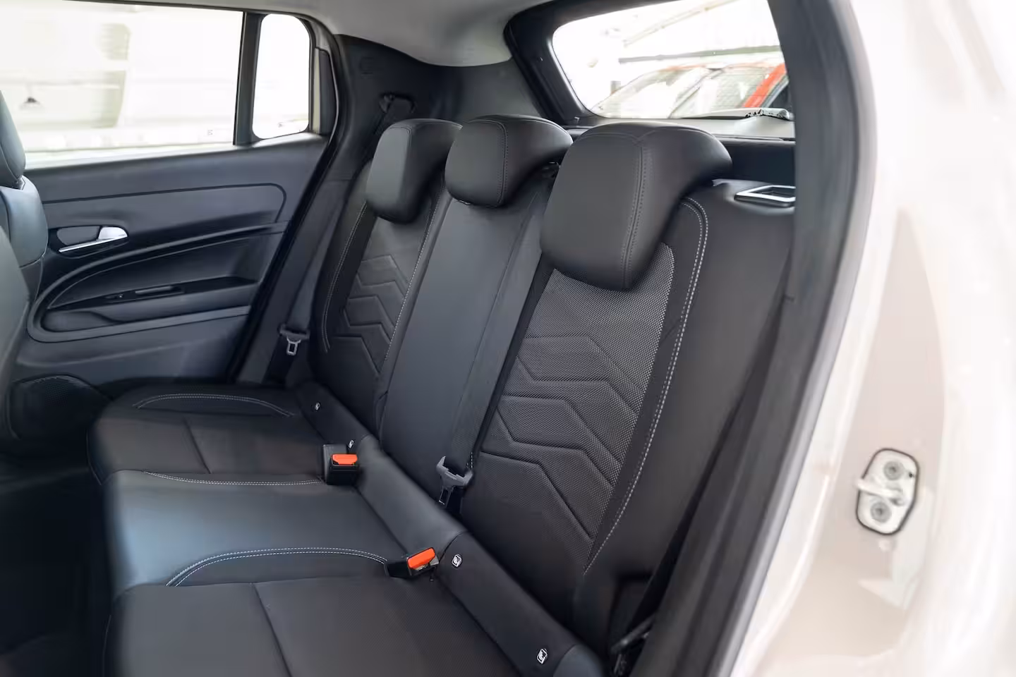 Jeep Avenger Summit 54 kWh | SOH 97% | Camera | Apple Carplay & Android Auto | Climate Controle | Keyle