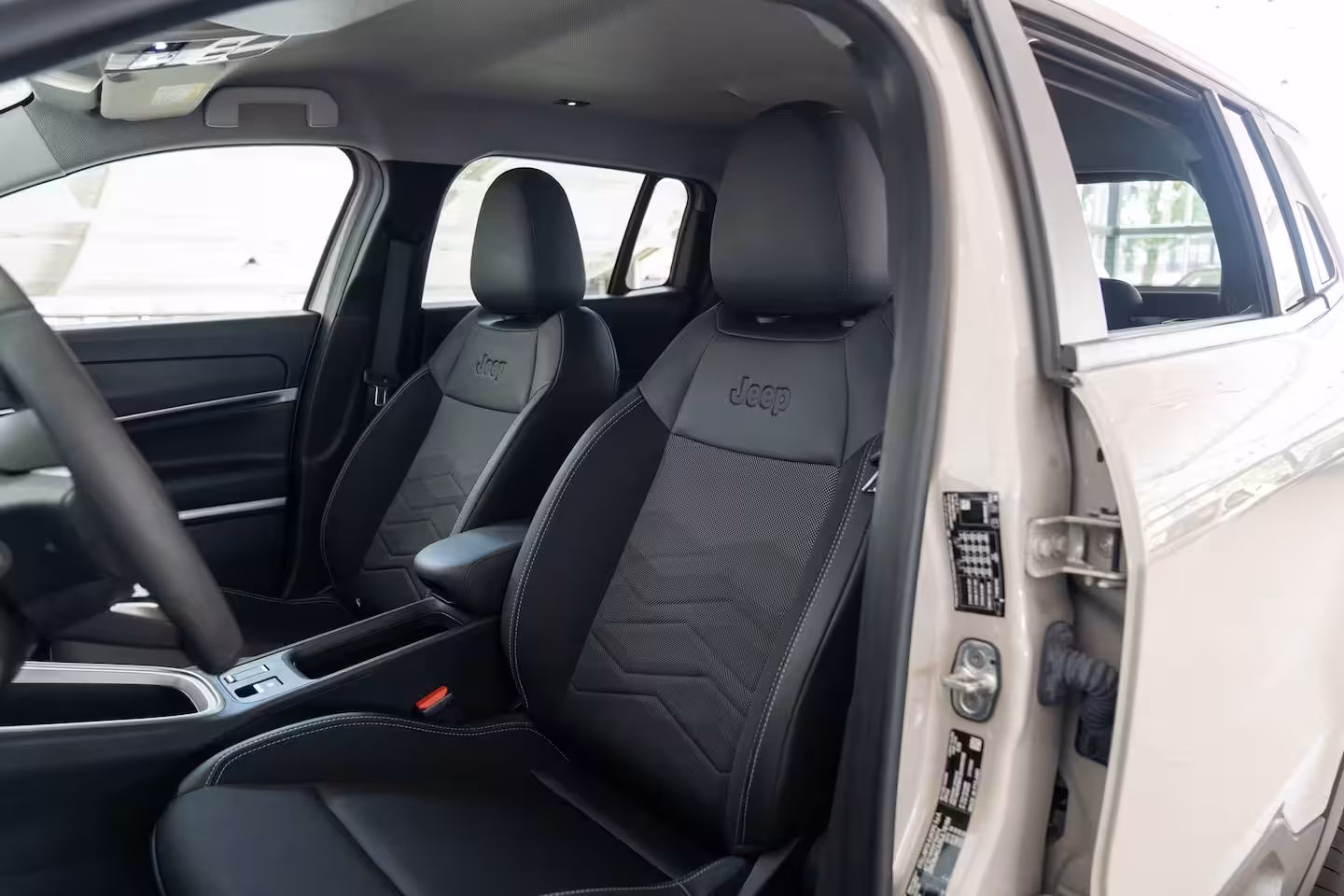 Jeep Avenger Summit 54 kWh | SOH 97% | Camera | Apple Carplay & Android Auto | Climate Controle | Keyle