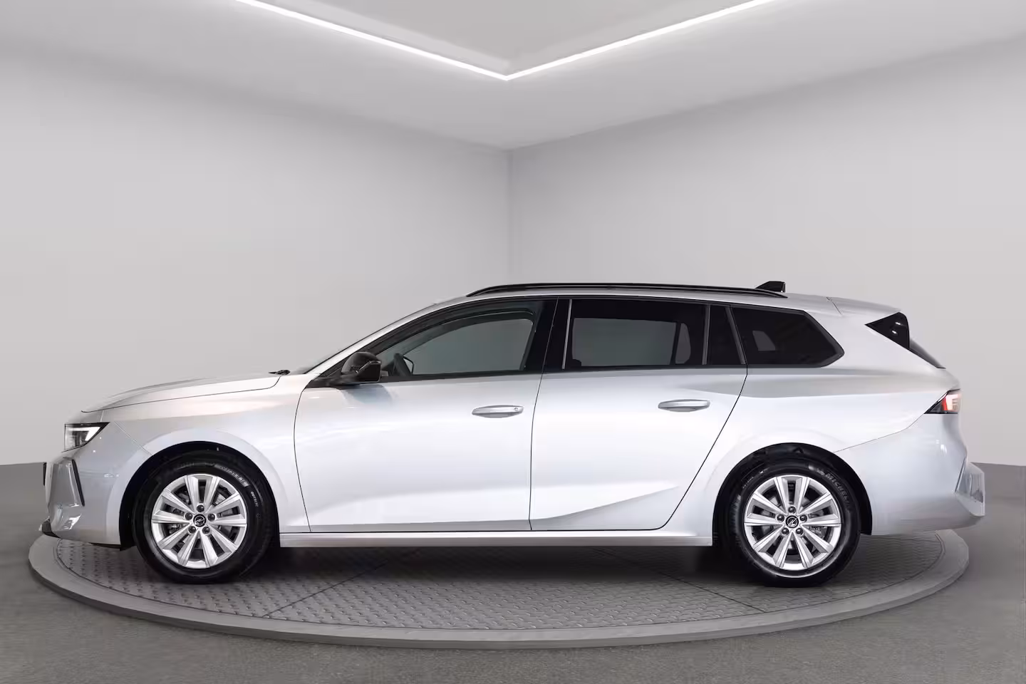 Opel Astra Sports Tourer 1.2 Turbo Edition | Tot 8 Jaar Garantie | Navigatie | Camera | Parkeersensoren | Climate C