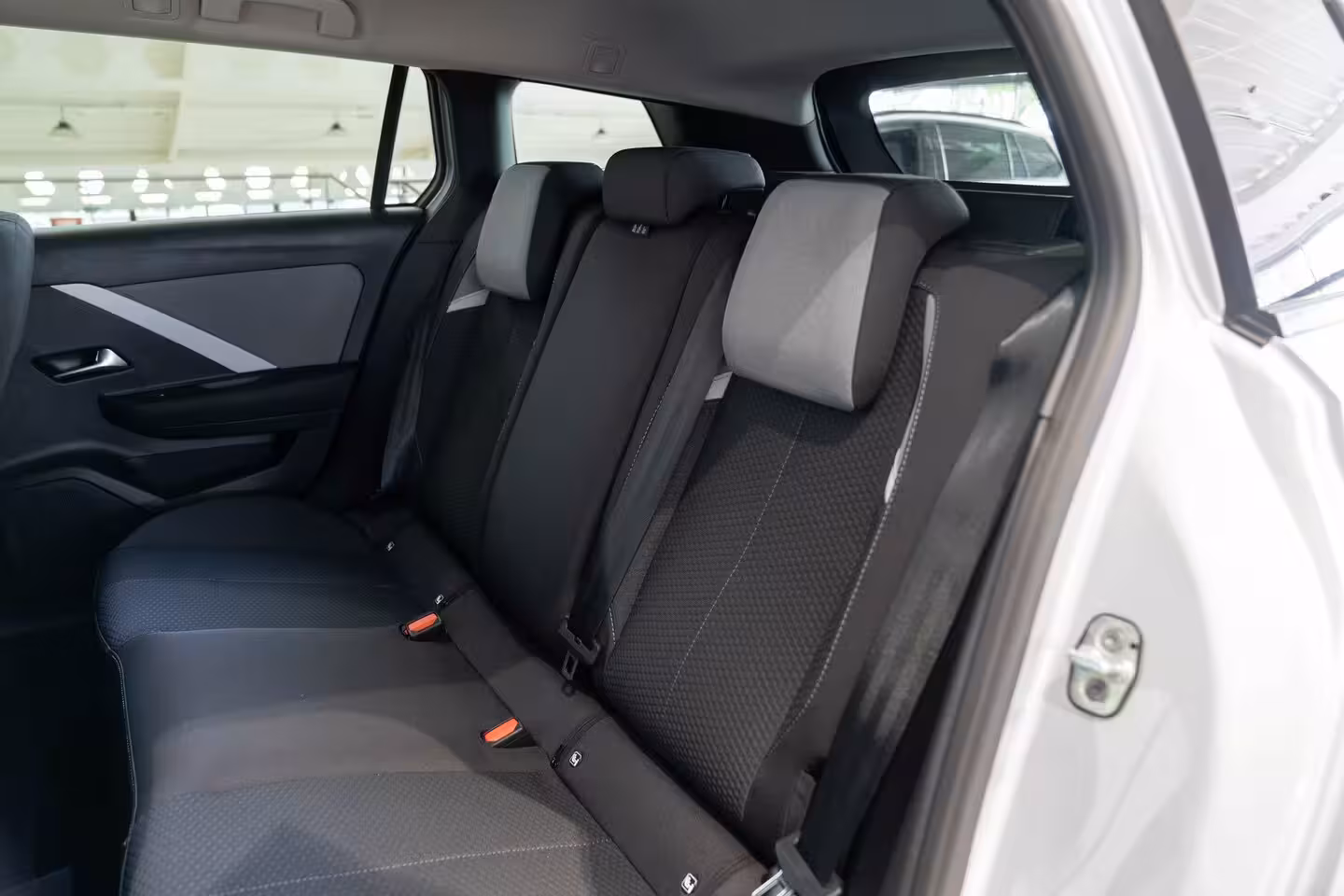 Opel Astra Sports Tourer 1.2 Turbo Edition | Tot 8 Jaar Garantie | Navigatie | Camera | Parkeersensoren | Climate C