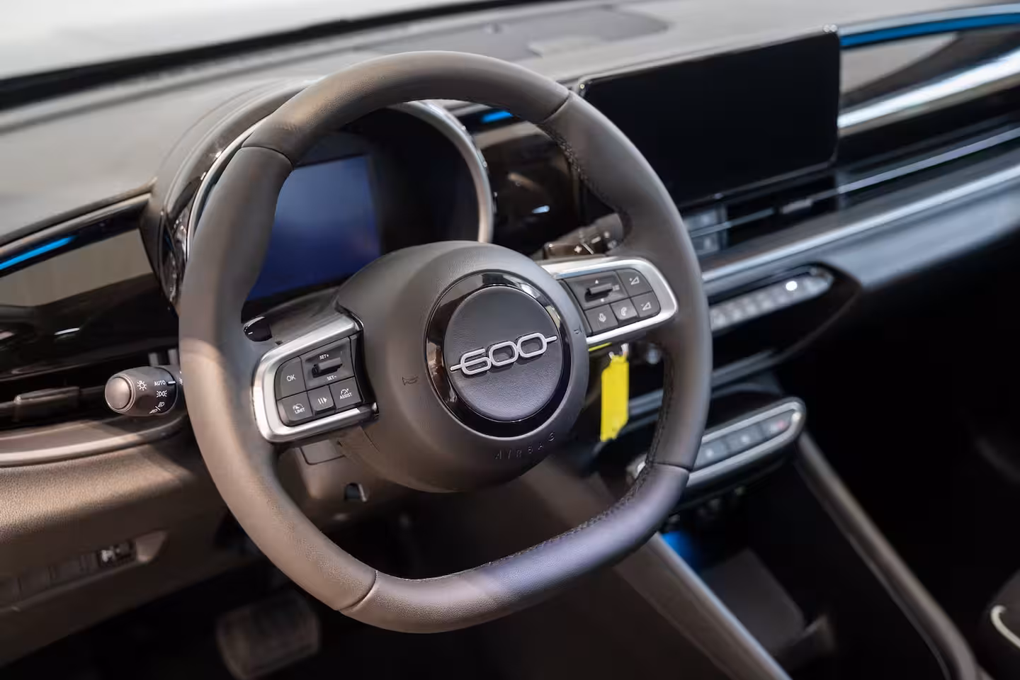 Fiat 600 1.2 Hybrid Urban | Apple Carplay & Android Auto | Parkeersensoren | Bluetooth | Cruise Con