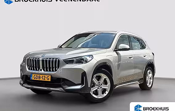 BMW X1 xDrive25e 245pk | Trekhaak | Leder | HUD | 360 camera |