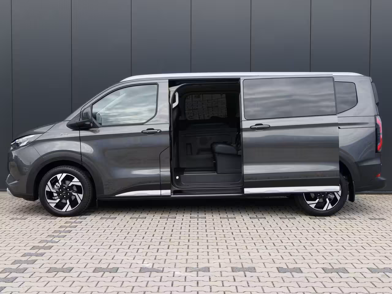 Ford Transit Custom Tourneo 340 2.5 PHEV L2H1 Active X | 8-Persoons | Trekhaak | B&O Audio | Elektrische Schuifdeuren