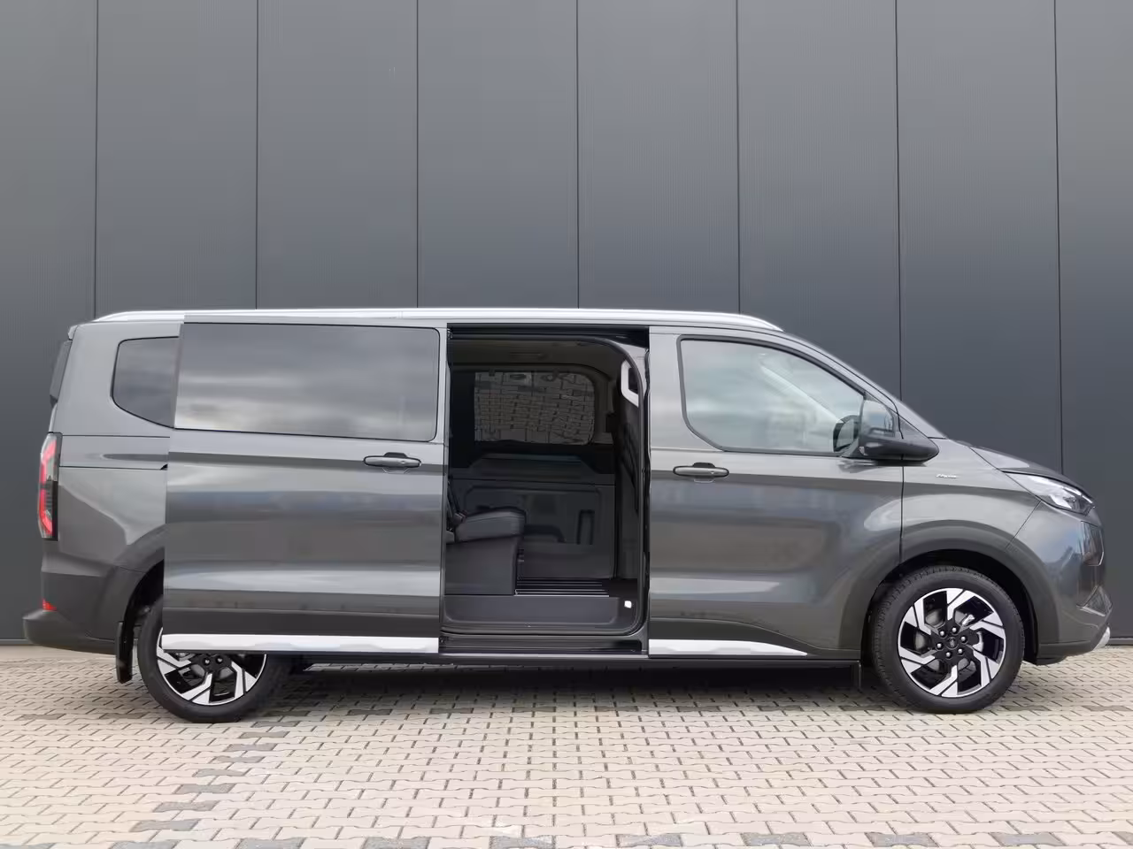Ford Transit Custom Tourneo 340 2.5 PHEV L2H1 Active X | 8-Persoons | Trekhaak | B&O Audio | Elektrische Schuifdeuren