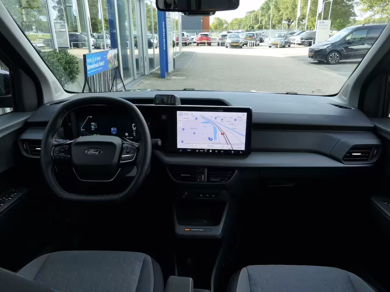 Ford Tourneo Courier BEV Titanium | Achterlichten LED | BLIS met Cross Traffic Alert | Dagrijlicht LED