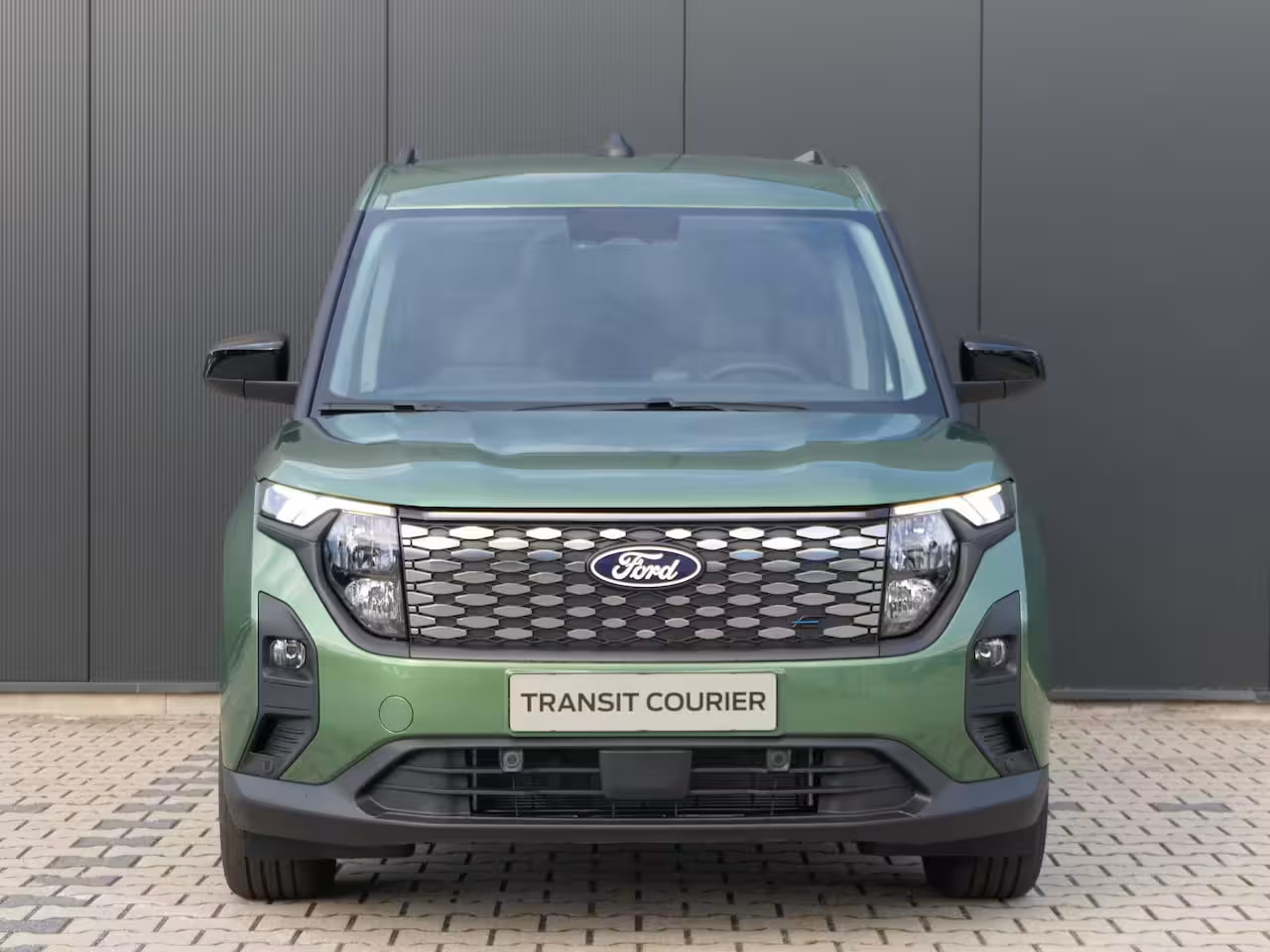 Ford Tourneo Courier BEV Titanium | Achterlichten LED | BLIS met Cross Traffic Alert | Dagrijlicht LED