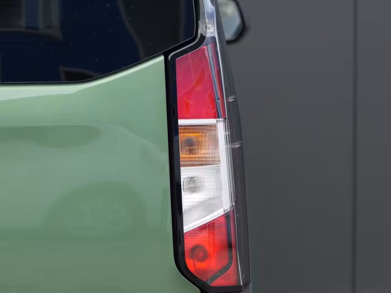 Ford Tourneo Courier BEV Titanium | Achterlichten LED | BLIS met Cross Traffic Alert | Dagrijlicht LED