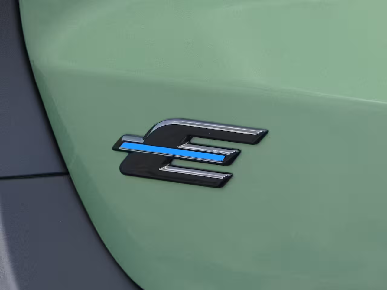 Ford Tourneo Courier BEV Titanium | Achterlichten LED | BLIS met Cross Traffic Alert | Dagrijlicht LED